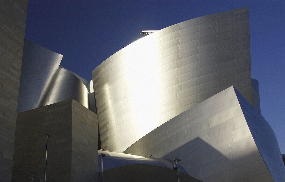 Walt Disney Concert Hall (1987-2003) by Frank Gehry. Los Angeles. USA