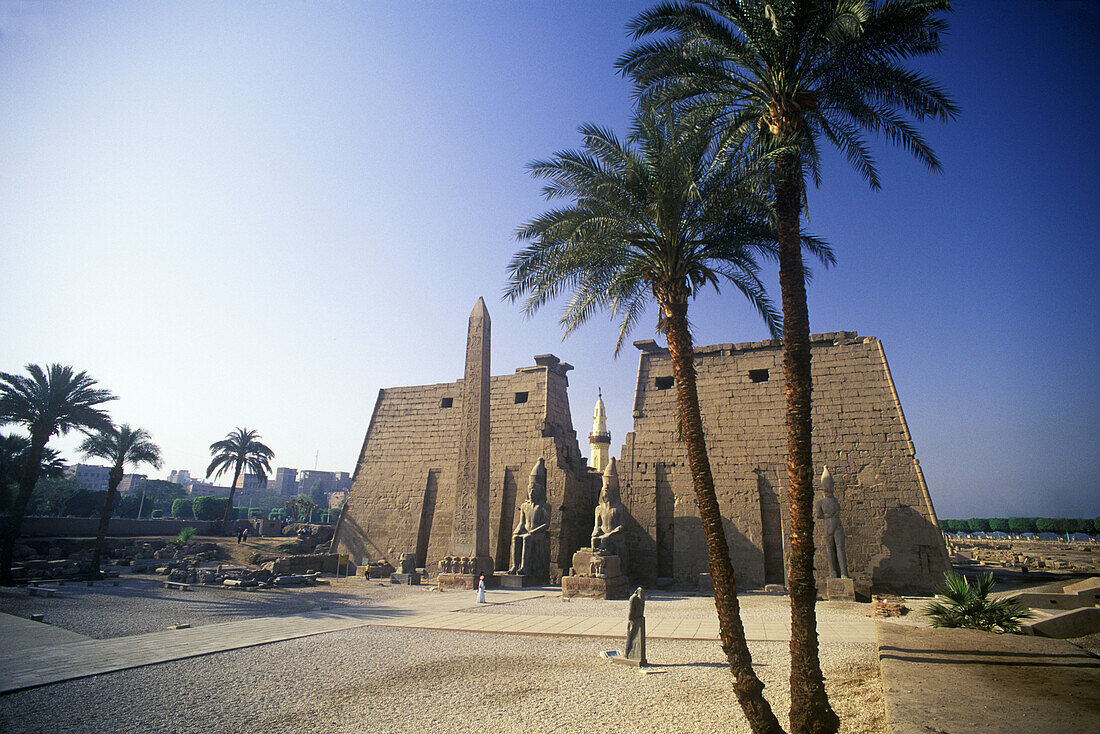 RAMSES II PYLON,TEMPLE OF LUXOR,LUXOR,EGYPT.
