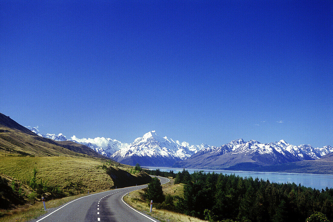 Road in Mt. Cook National Park, Lake Pukaki. South Island, New Zealand