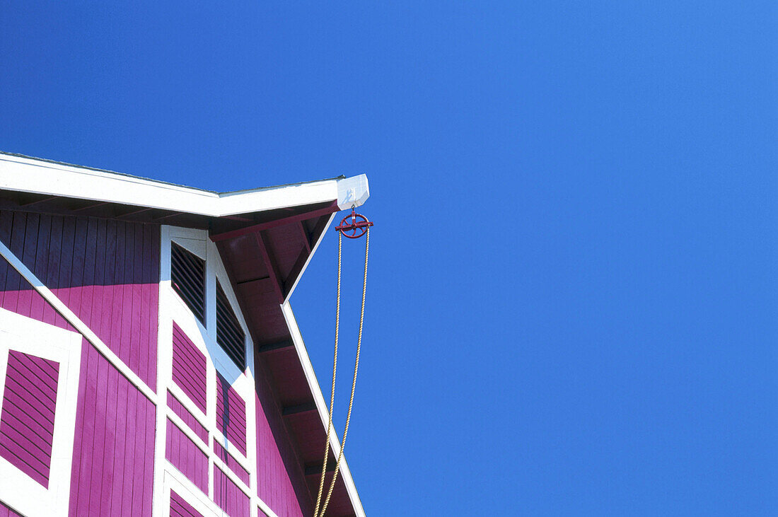  Architecture, Barn, Blue sky, Building, Buildings, Color, Colour, Concept, Concepts, Daytime, Detail, Details, Eaves, Exterior, Farm, Horizontal, House, Houses, Outdoor, Outdoors, Outside, Pulley, Pulleys, Skies, Sky, E16-200500, agefotostock 