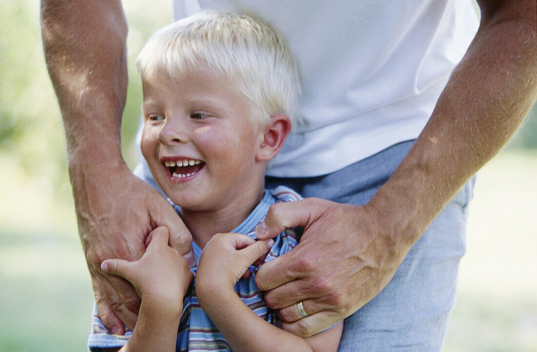 Exterior, Facial expression, Facial expressions, Fair-haired, Families, Family, Father, Fatherhood, F