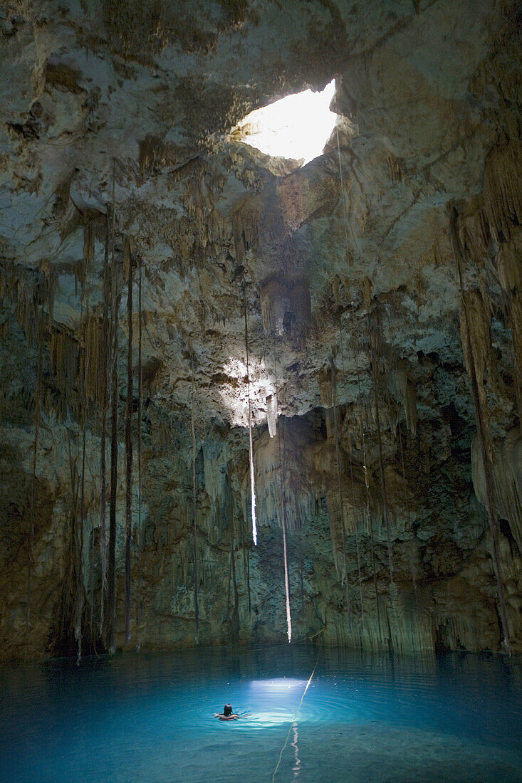 Cenote Dzitnup, Valladolid. Yucatan, Mexiko