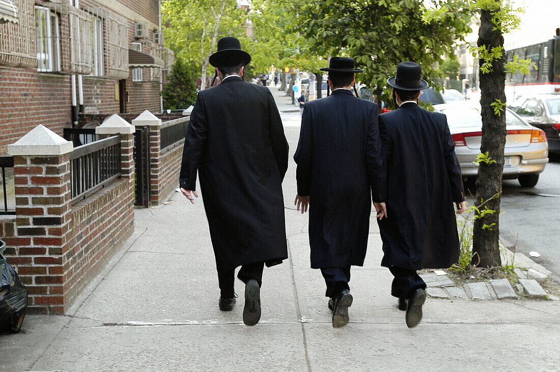 Orthodox Hasidic Jewish men. Williamsburg, the heart of the Satmar Hasidic Jewish community. Brooklyn, New York