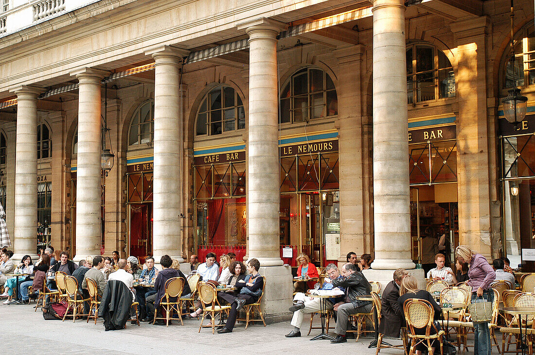 Outdoor cafe. Paris, France