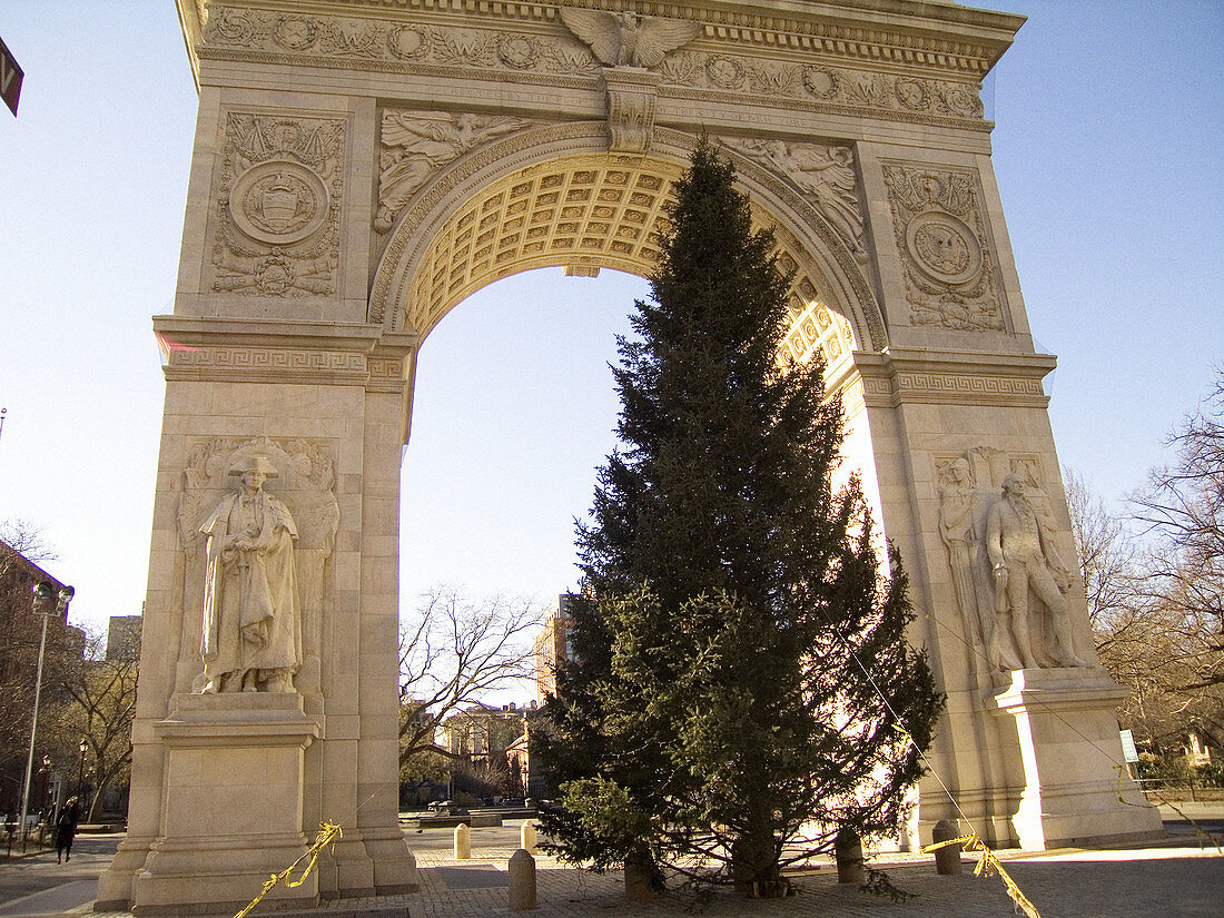 Arch at Washington Square Park, 5th Avenue, Manhattan. New York City, USA. Designed by Stanford White.
