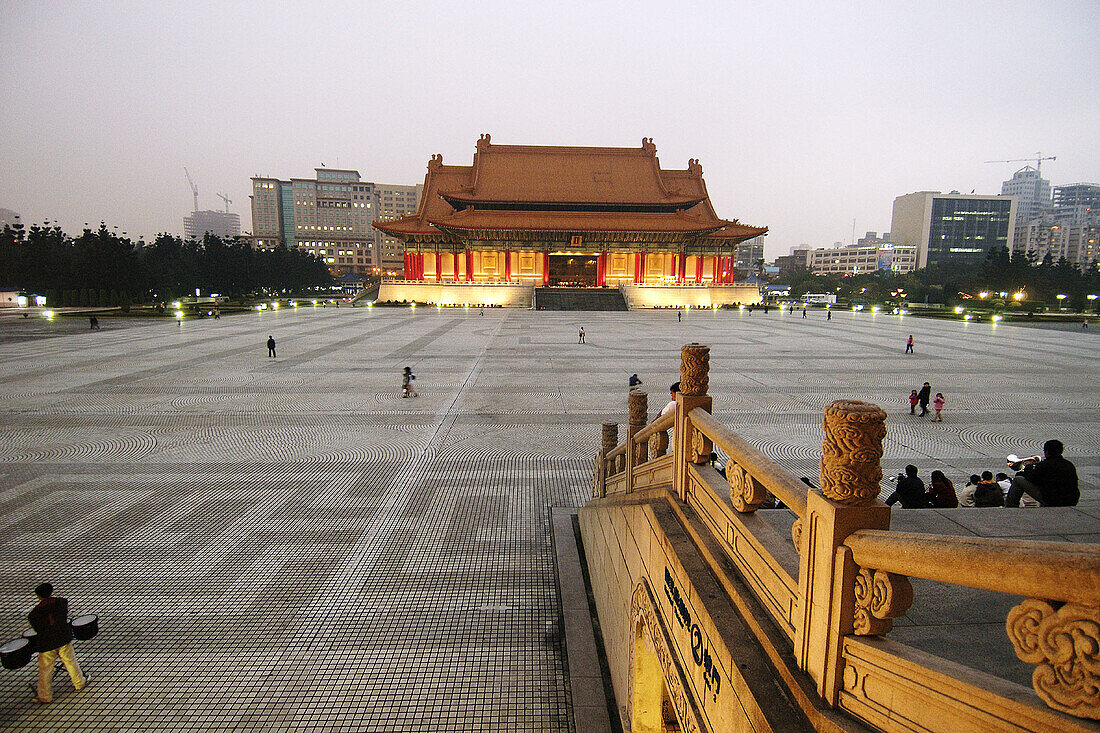 Opera house at Chiang Kaishek memorial. Taipei, Taiwan (Republic of China)