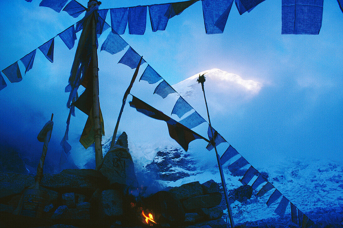 Sacred bunting in front of the Everest. Khumbu Valley. Himalayas. Nepal