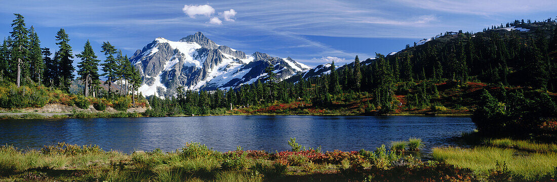 Mount Shuksan and Picture Lake, autumn. Mount Baker-Snoqualmie National Forest. Washington. USA