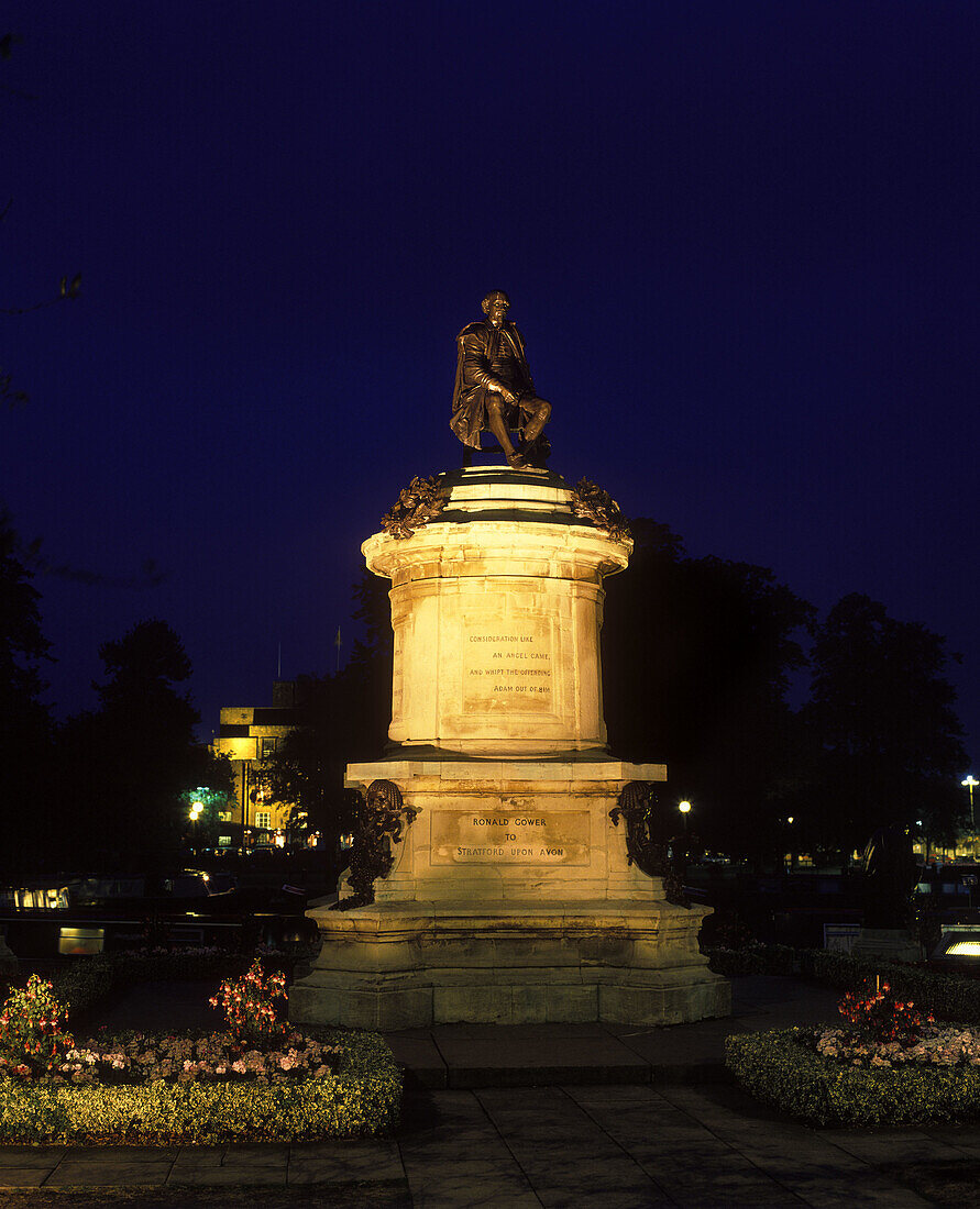 Shakespeare statue, Stratford upon avon, England, UK
