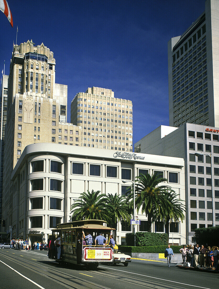 Saks store, Union square, Sanfrancisco, California, USA.