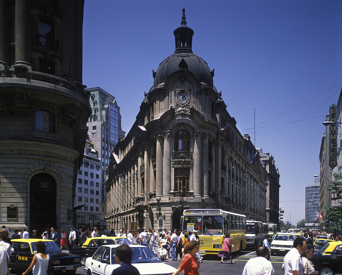 Street scene, La bolsa (stock exchange), Financial district, Santiago, Chile.