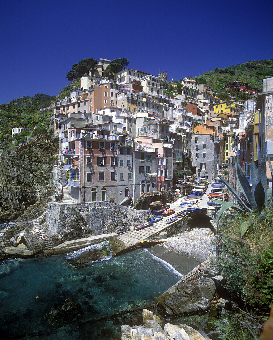 Riomaggiore, Cinque terre, Ligurian riviera coastline, Italy.