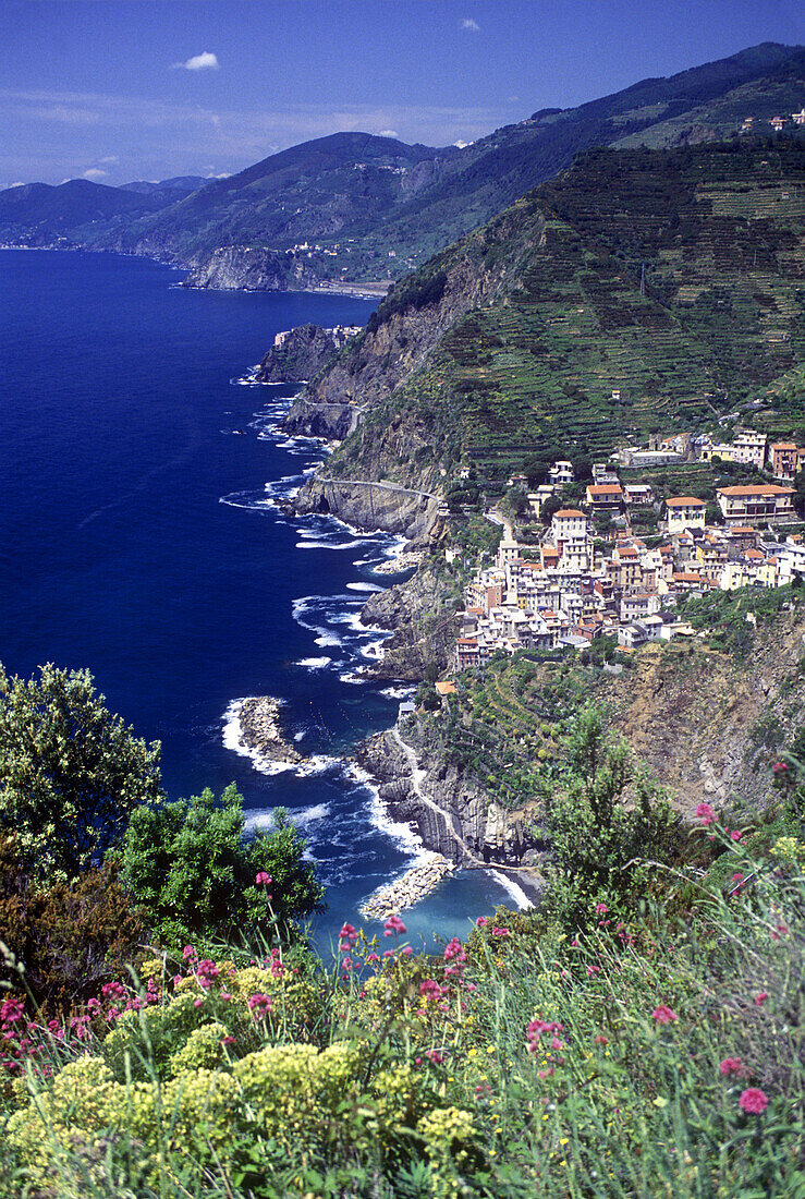 Riomaggiore, Cinque terre, Ligurianriviera coastline, Italy.