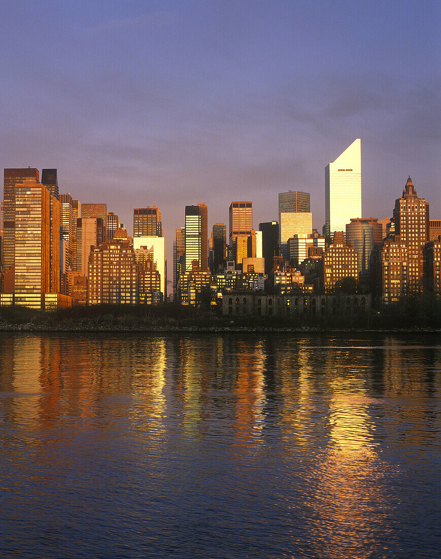 Mid-town skyline, Manhattan, New york, USA.