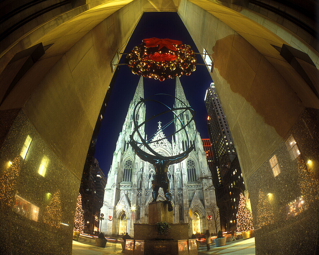Christmas lights, Fifth Avenue, Saint Patrick s Cathedral, Manhattan, New York, USA.