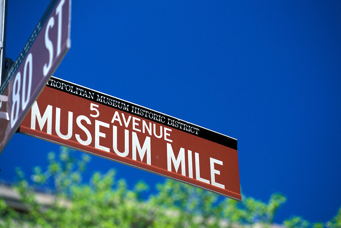 Fifth Avenue museums sign, Manhattan, New York, USA.