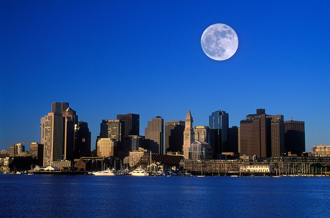 Downtown, inner harbor, Boston, Massachusetts, USA.