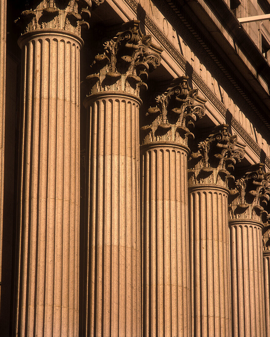 Corinthian style columns.
