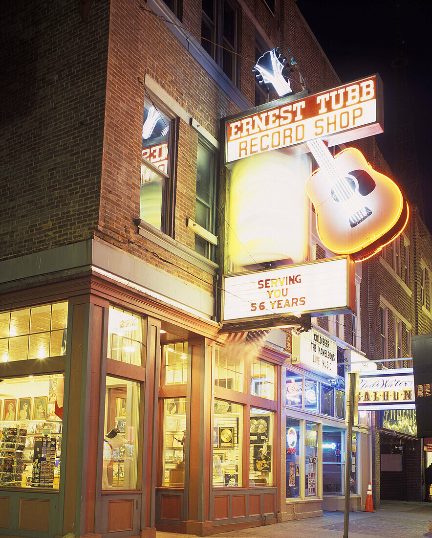 Ernest tubb music shop, Lower broadway, Nashville, Tennessee, USA.