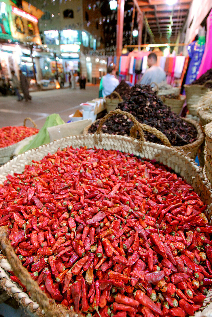 Gewürze, nächtliche Straßenszene, Markt in Assuan, Ägypten, Afrika