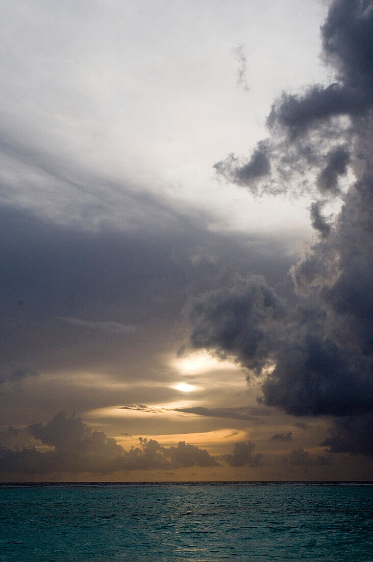 Sunset over the sea, One & Only Resort Reethi Rah at sunset, Maldives