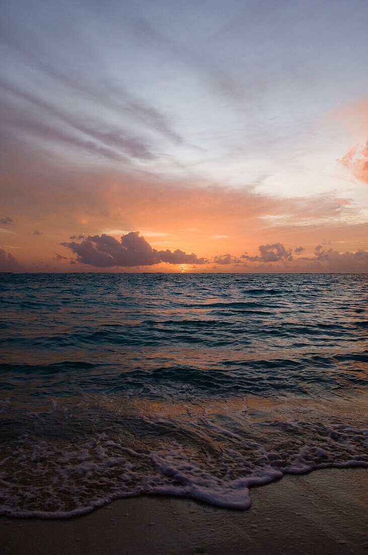 Sunset over the sea, One & Only Resort Reethi Rah at sunset, Maldives