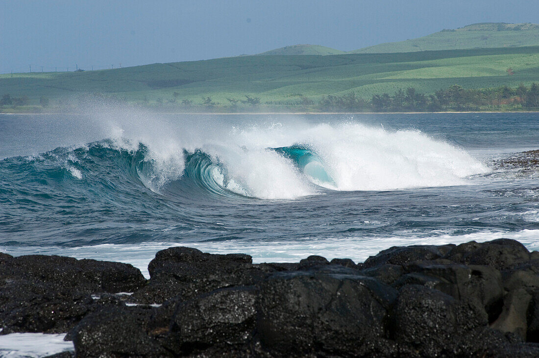 Waves crashing onto the beach, Hotel Shanti Ananda Resort and Spa, Mauritius