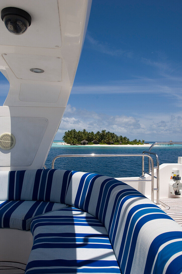 Anbord eine Yacht, Luxusurlaub auf eine Privatinsel mit eigener Yacht, Rania Experience, Faafu Atoll, Malediven