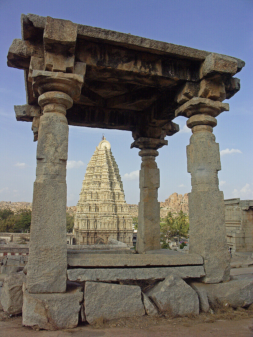 Hampi, famous for its ruins belonging to the medieval Hindu kingdom of Vijayanagar, a declared World Heritage site. Karnataka, India