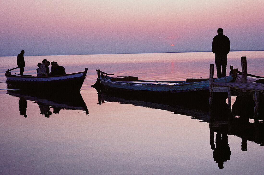 Fishermen. El Saler. Valencia. Spain