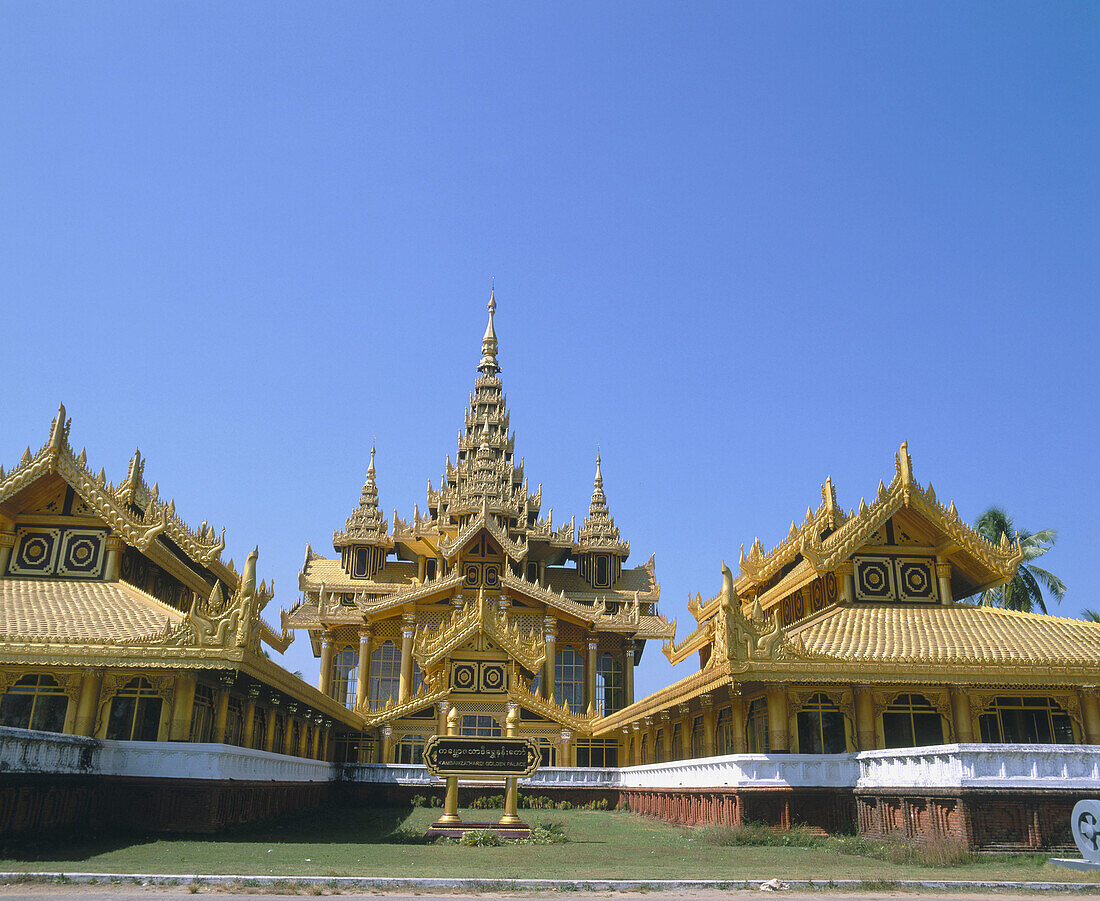 Kambawzathardi Golden Palace. Bago. Myanmar (Burma)