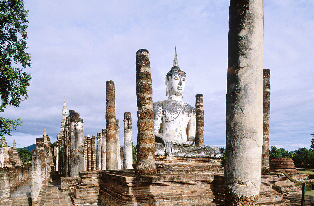 Buddha. Wat Mahathat. Sukhotai. Thailand