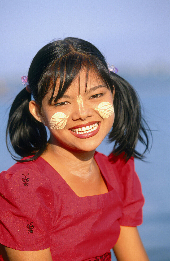 Girl at Lake Taungthaman. Mandalay. Myanmar (Burma).