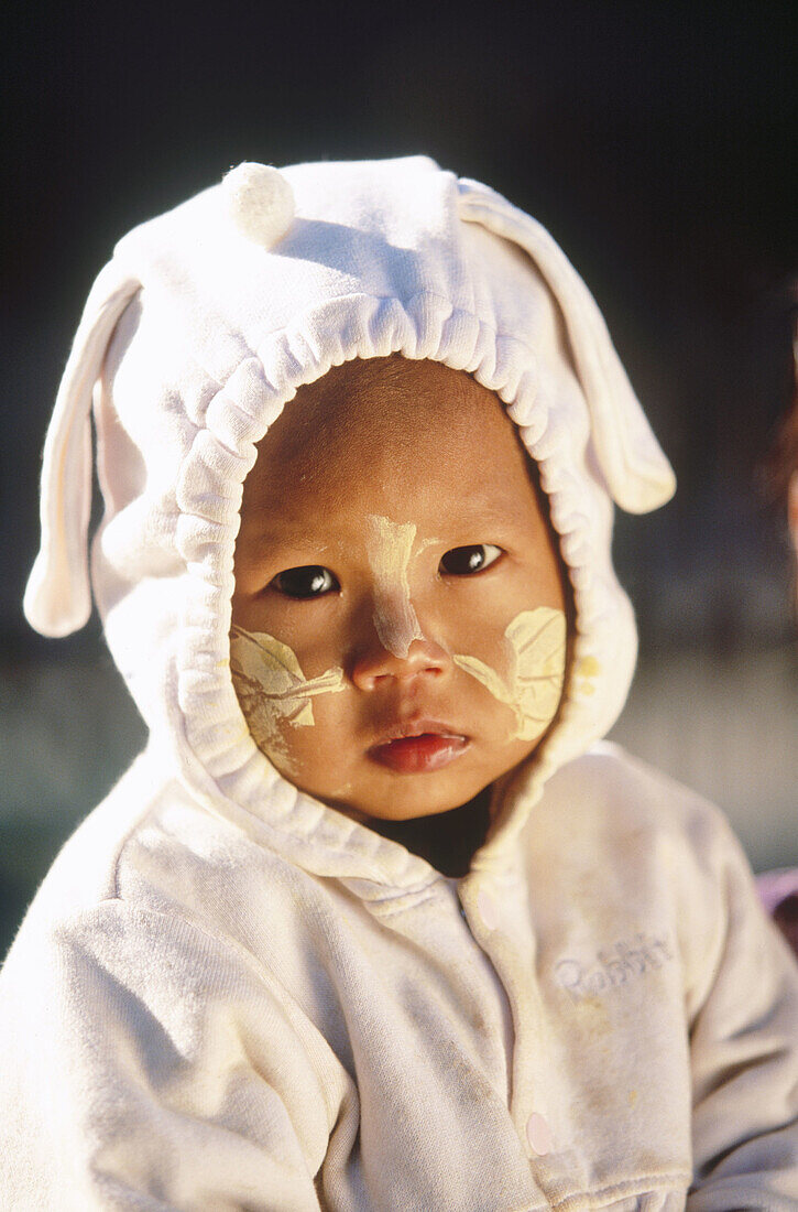Young child portrait. Mandalay. Myanmar (Burma).