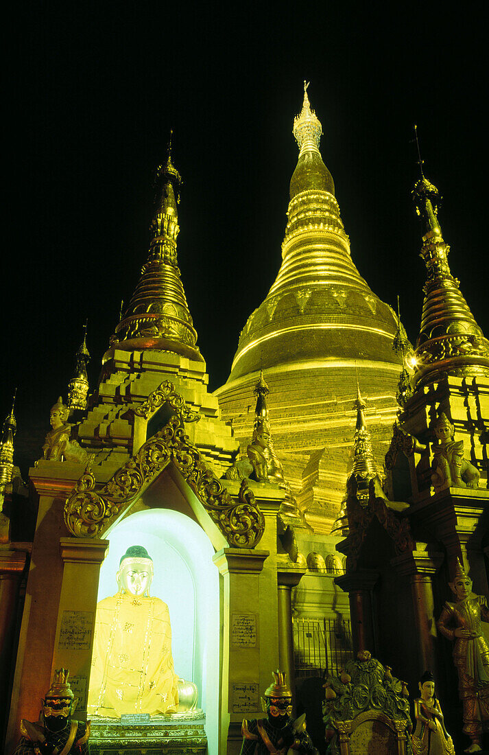 Shwedagon Pagoda. Yangoon (Rangoon). Myanmar (Burma).