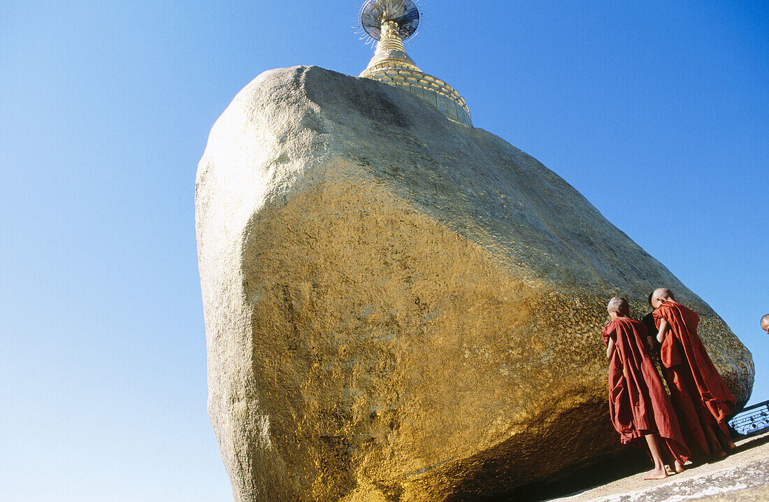 Kyaik-Tiyo Pagoda (The Golden Rock). Kyaikto. Myanmar (Burma).