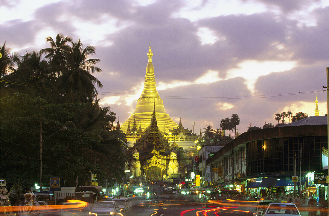 Shwedagon Pagoda. Yangoon (Rangoon). Myanmar (Burma).