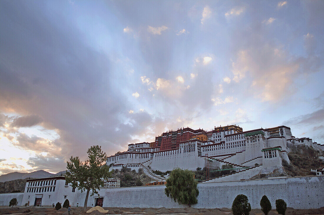 Potala Palace, exiled Dalai Lama s winter palace. Tibet