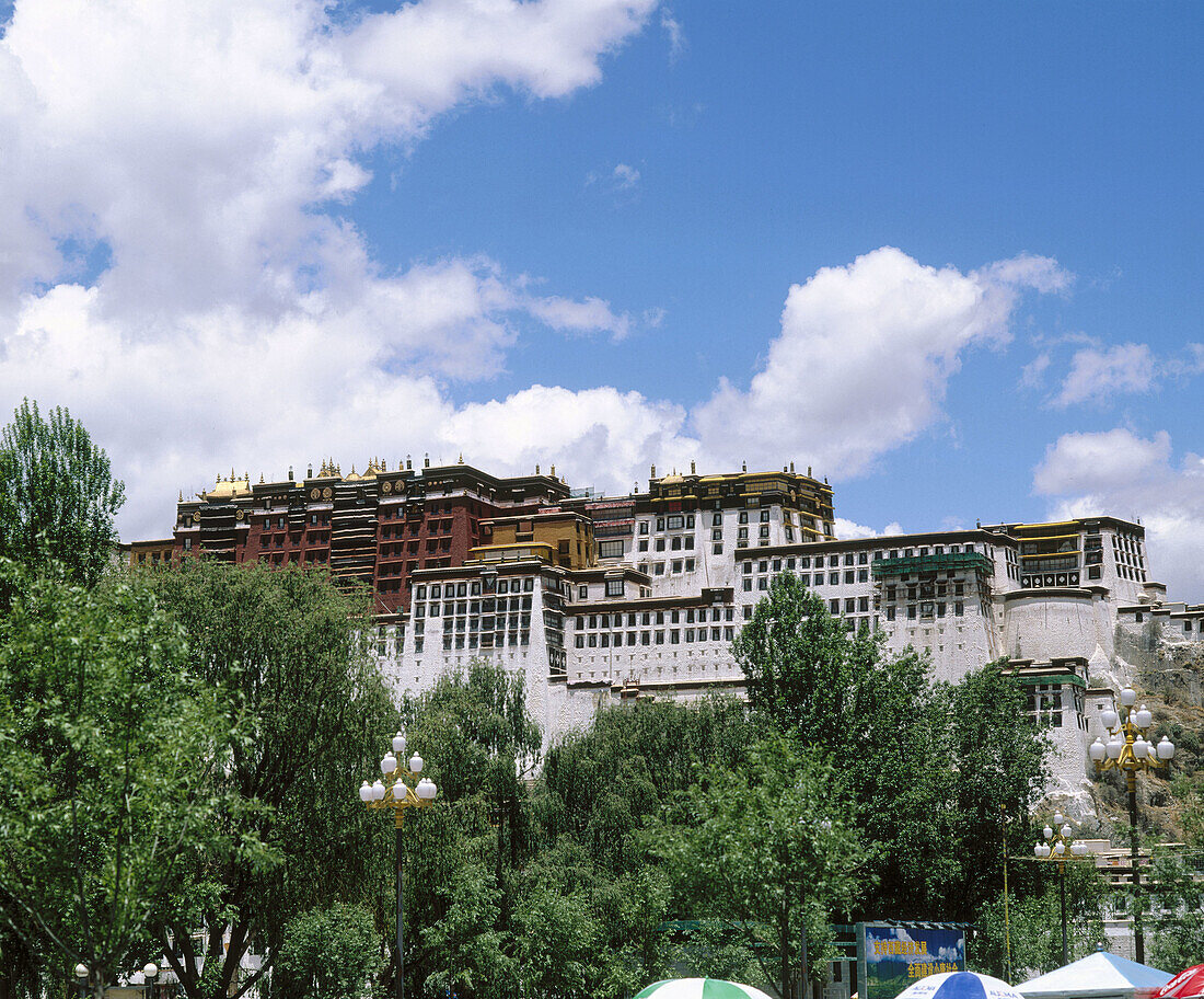 Potala Palace, exiled Dalai Lama s winter palace. Tibet