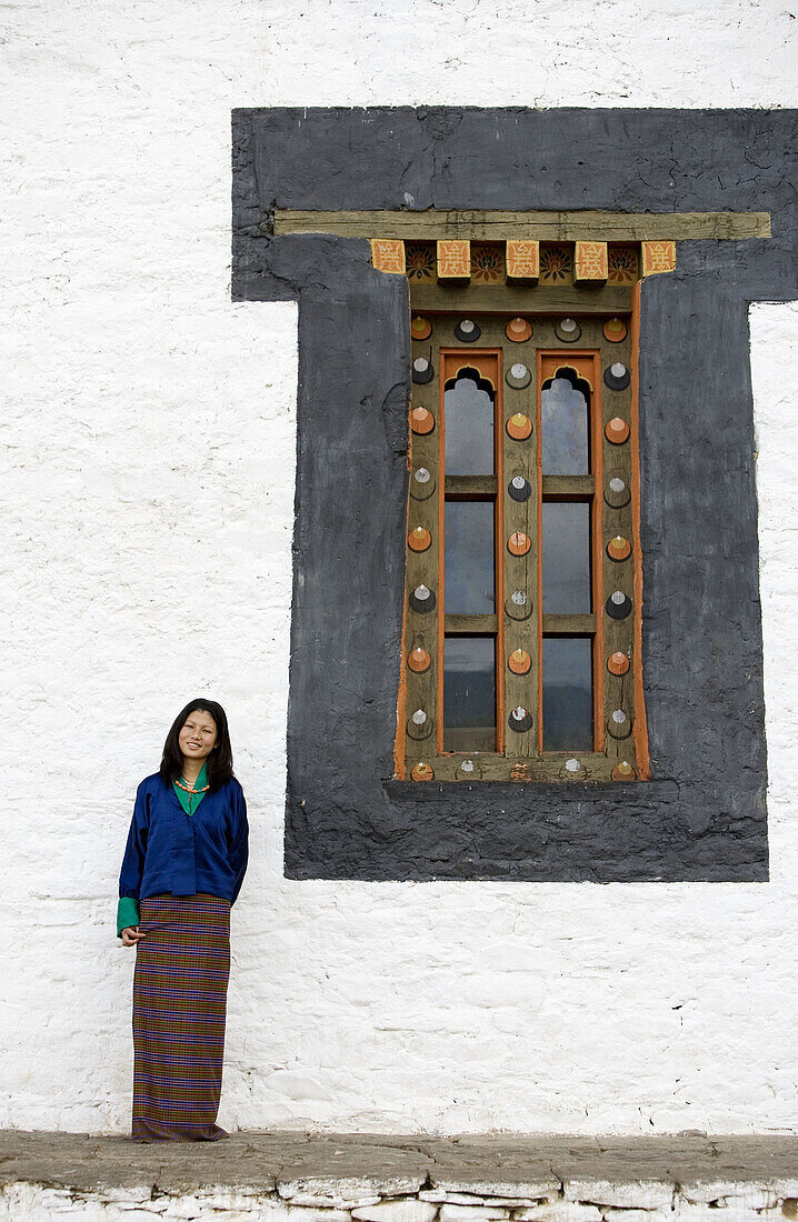Bhutan. Buthang Valley. Jankar. Bhutanese woman.