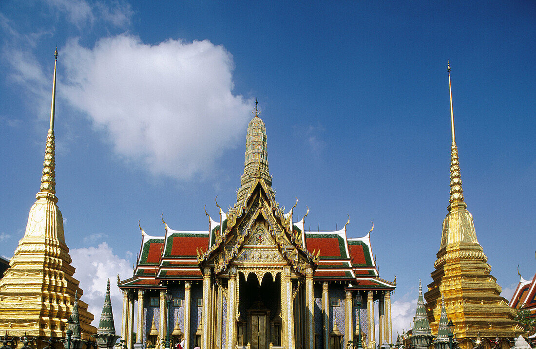 Grand Palace and Emerald Buddha Temple, Wat Phra Keo. Bangkok. Thailand