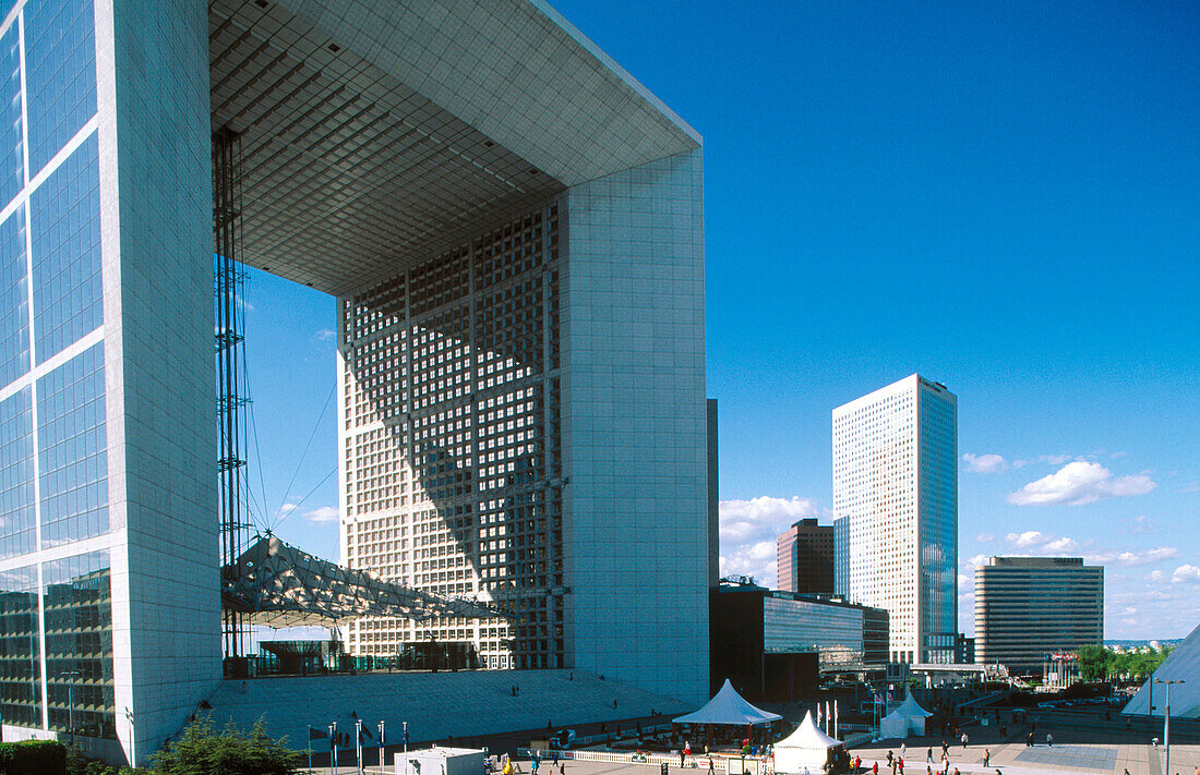 Grande Arche (by Otto von Spreckelsen) La Défense. Paris. France
