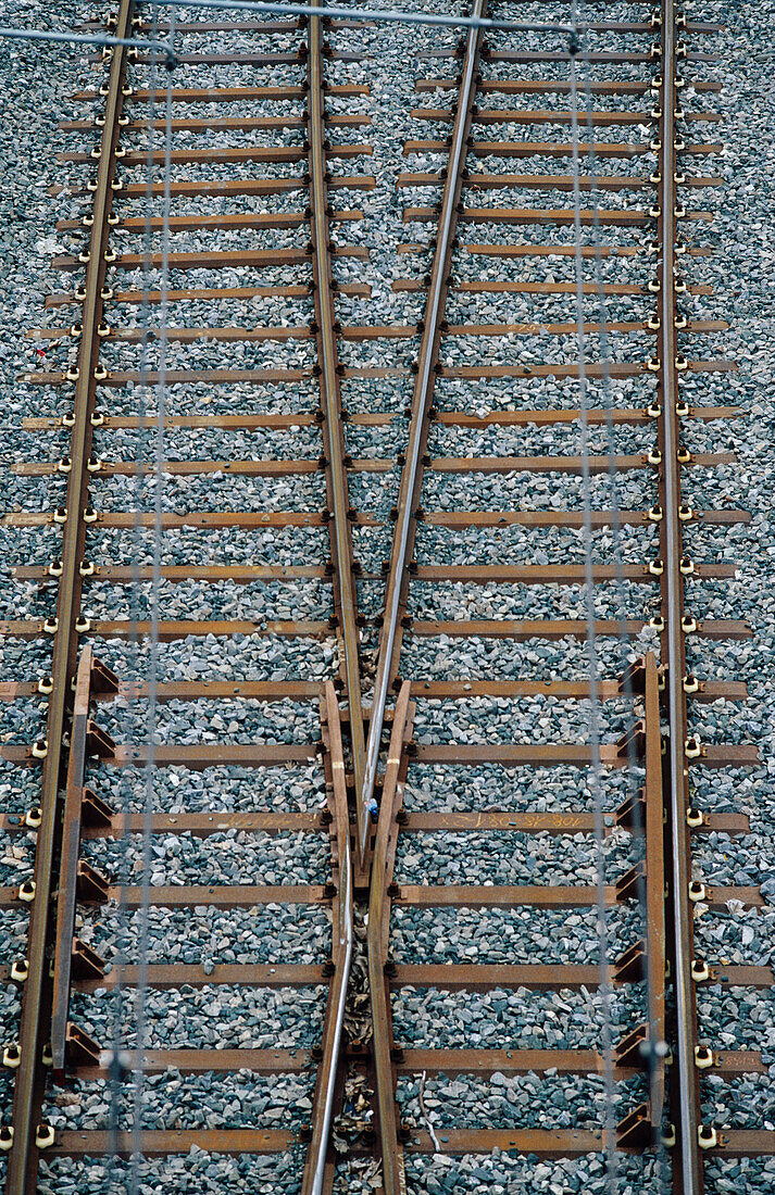  Bifurcating, Bifurcation, Bifurcations, Color, Colour, Concept, Concepts, Daytime, Detail, Details, Double, Exterior, Ground, Grounds, Outdoor, Outdoors, Outside, Rail, Railroad, Railroads, Rails, Railway, Railways, Surface, Surfaces, Symbolic, Track, Tr