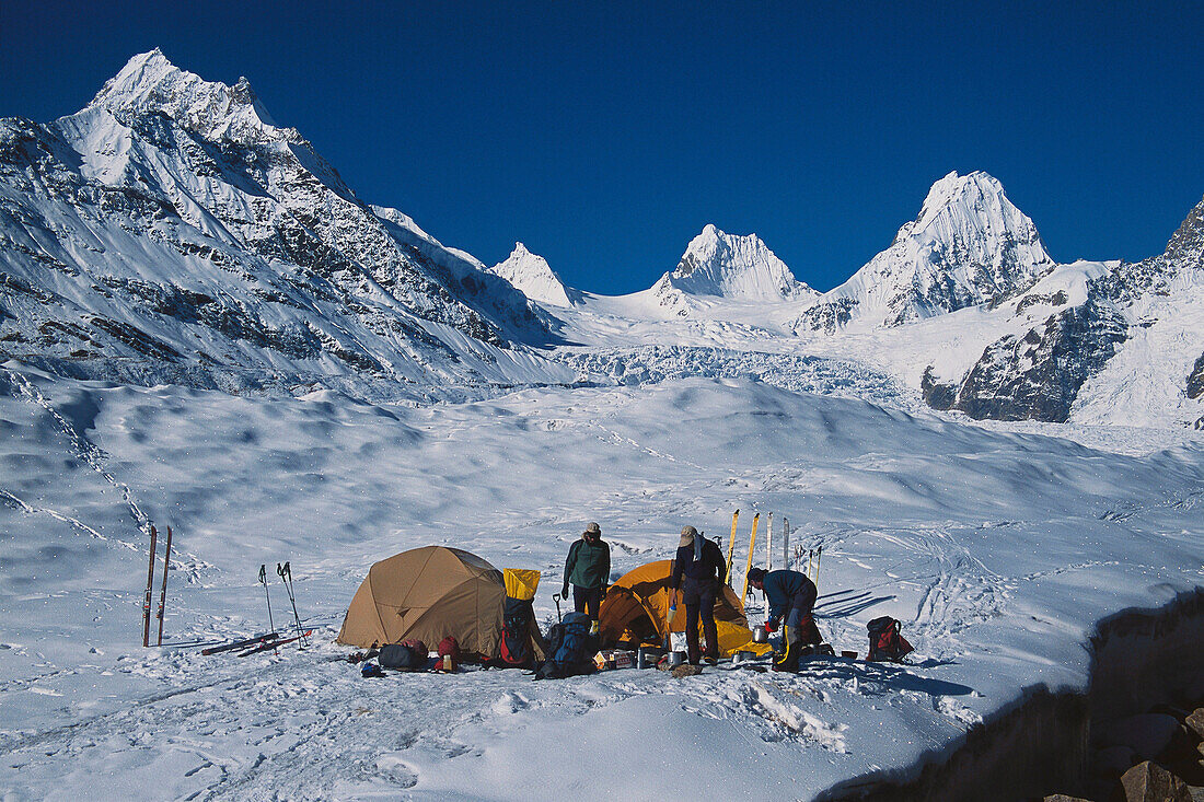 Skier s camp. Lhagu glacier area, Kangri Garpo mountains. Tibet
