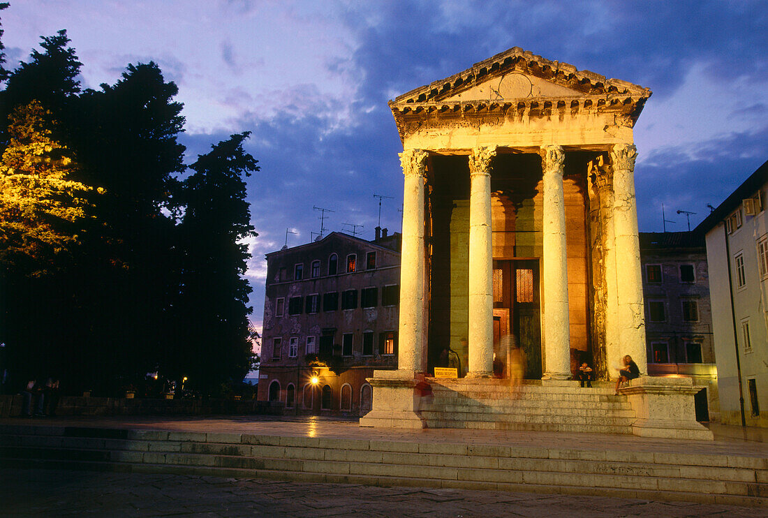 Augustustempel, Trg. Republice Pula, Istrien, Kroatien