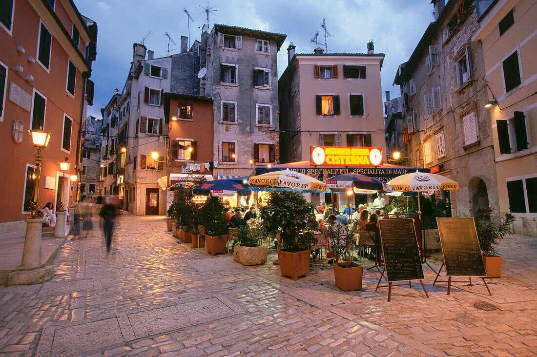 Street restaurant inthe evening, Trg Matteottia, Rovinj, Istria, Croatia