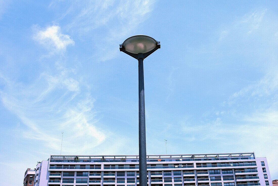  Blue, Blue sky, Building, Buildings, Cities, City, Color, Colour, Concept, Concepts, Daytime, Detail, Details, Exterior, Horizontal, Illumination, Lighting, One, Outdoor, Outdoors, Outside, Skies, Sky, Street lamp, Street lamps, Urban, G96-325009, agefot