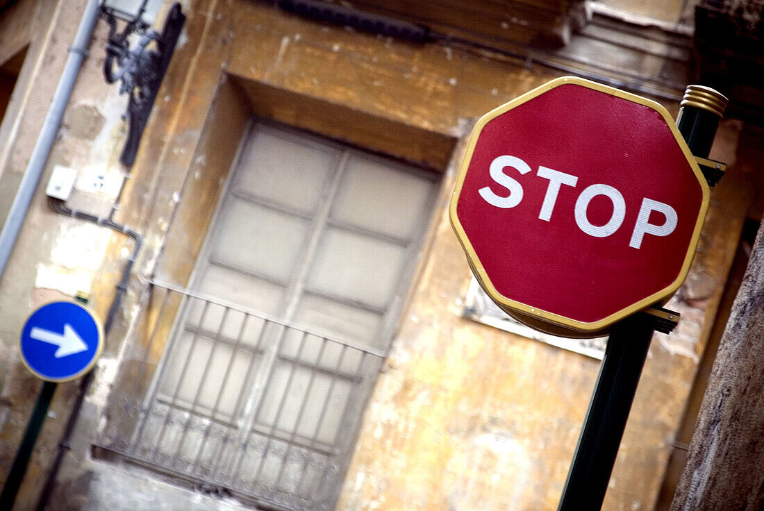  Aged, Cities, City, Color, Colour, Concept, Concepts, Daytime, Detail, Details, Diagonal, Exterior, Horizontal, House, Houses, Obligation, Obligations, Old, Outdoor, Outdoors, Outside, Pole, Poles, Road sign, Road Signs, Selective focus, Stop, Street, St