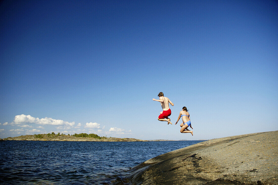 rs, 25-30 years, Action, Activity, Adolescence, Adolescent, Adolescents, Agile, Agility, Amusement, Blue, Boy, Boys, Child, Children, Color, Colour, Contemporary, Daytime, Determination, Dive, Diving