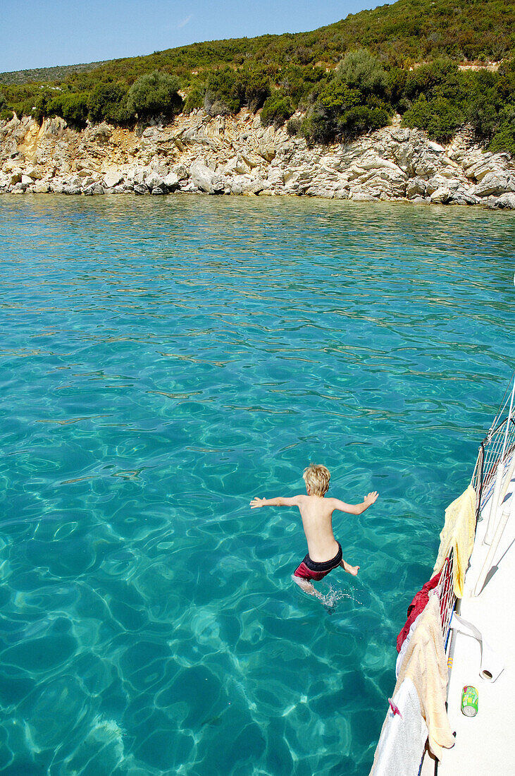 oys, Child, Children, Color, Colour, Contemporary, Daytime, Determination, Dive, Diving, Europe, Exterior, Fair-haired, Free, Freedom, Fresh, Freshness, Fun, Holiday, Holidays, Horizon, Horizons, Huma